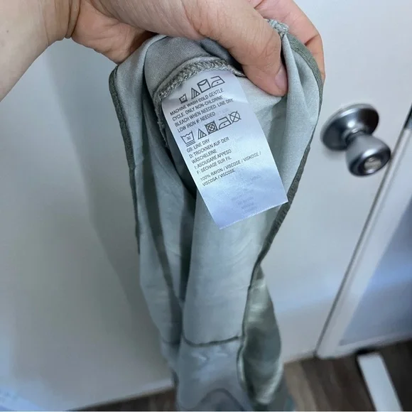 LOGO Lori Goldstein Green Tie-Dye Spaghetti Strap Sharkbite Hem Midi Dress - Picture 7 of 7